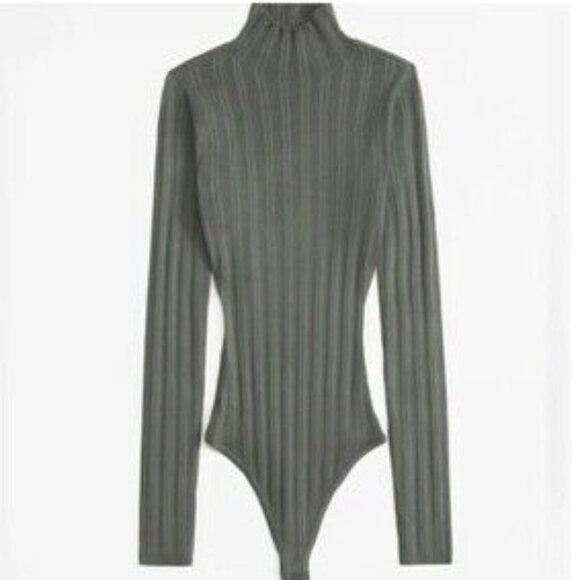 Abercrombie & Fitch Tops - Abercrombie & Fitch olive Ribbed Long Sleeve Top